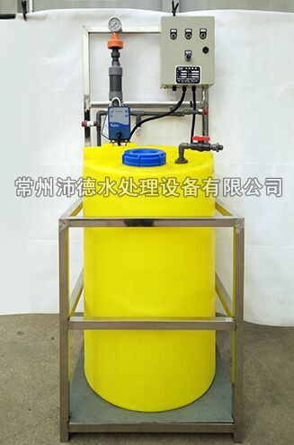 单泵单桶型自动加药装置