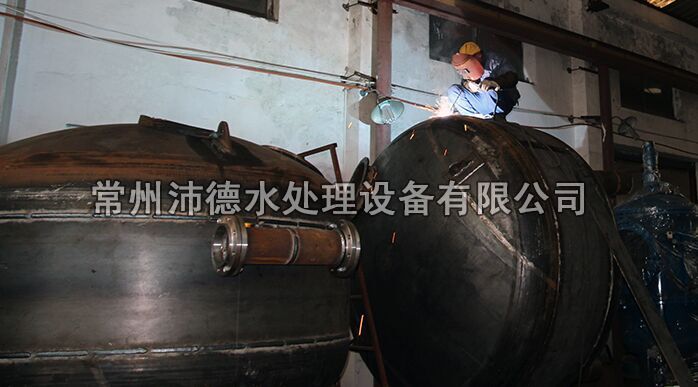 循环水旁路过滤器焊接生产线1 