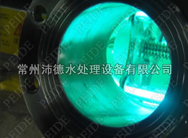 沛德水处理生产的电动清洗型紫外线杀菌器清洗过程现场拍摄