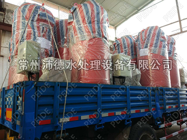 7台自动定压补水装置装车发货现场照